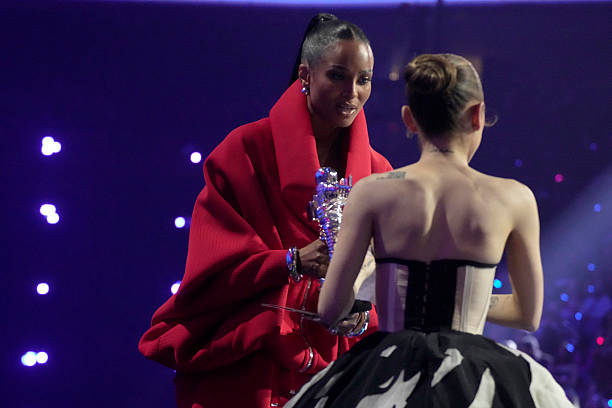 Ariana Grande Accepts the Best Pop Award for Brigh