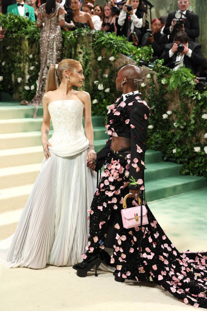 Ariana Grande and Cynthia Erivo attend The 2024 Met Gala Celebrating "Sleeping Beauties: Reawakening Fashion" at The Metropolitan Museum of Art on May 06, 2024 in New York City. (408×612)