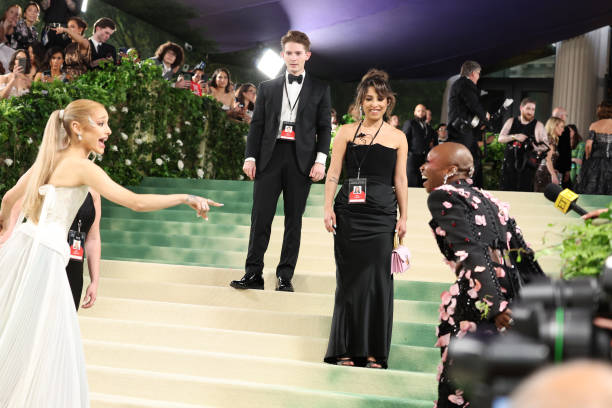Ariana Grande and Cynthia Erivo attend The 2024 Met Gala Celebrating "Sleeping Beauties: Reawakening Fashion" at The Metropolitan Museum of Art on May 06, 2024 in New York City. (612×408)