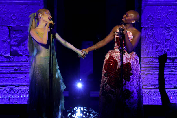 Ariana Grande and Cynthia Erivo perform onstage during The 2024 Met Gala Celebrating "Sleeping Beauties: Reawakening Fashion" at The Metropolitan Museum of Art on May 06, 2024 in New York City. (612×408)