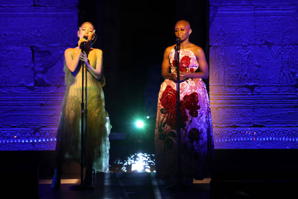 Ariana Grande and Cynthia Erivo perform onstage during The 2024 Met Gala Celebrating "Sleeping Beauties: Reawakening Fashion" at The Metropolitan Museum of Art on May 06, 2024 in New York City. (612×408)