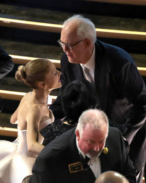 Ariana Grande and John Lithgow are seen during the 97th Annual Oscars at Dolby Theatre on March 02, 2025 in Hollywood, California. (488×612)