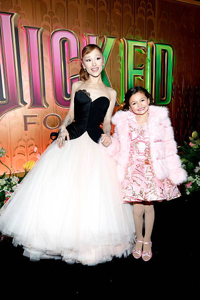 Ariana Grande and Scarlett Spears attend as Universal Pictures proudly presents the WICKED FOR GOOD US Premiere on November 17, 2025 in New York City. (408×612)