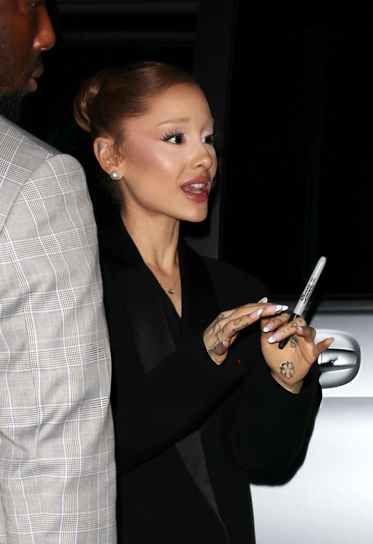 ARIANA GRANDE Arrives at a Wicked: For Good Event at Soho House in London 11/09/2025 — frame 3/4 (1200×1746)