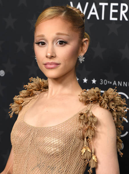 Ariana Grande arrives at the 30th Annual Critics Choice Awards at Barker Hangar on February 07, 2025 in Santa Monica, Ca