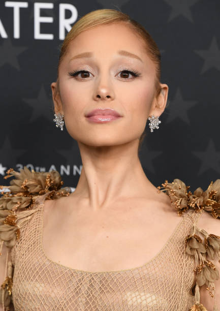 Ariana Grande arrives at the 30th Annual Critics Choice Awards at Barker Hangar on February 07, 2025 in Santa Monica, Ca