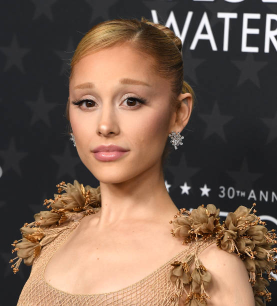 Ariana Grande arrives at the 30th Annual Critics Choice Awards at Barker Hangar on February 07, 2025 in Santa Monica, Ca