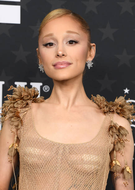 Ariana Grande arrives at the 30th Annual Critics Choice Awards at Barker Hangar on February 07, 2025 in Santa Monica, Ca