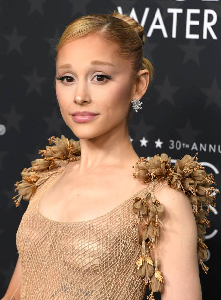 Ariana Grande arrives at the 30th Annual Critics Choice Awards at Barker Hangar on February 07, 2025 in Santa Monica, Ca