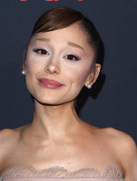 Ariana Grande arrives at the AFI Awards Luncheon at Four Seasons Hotel Los Angeles at Beverly Hills on January 09, 2026 in Los Angeles, California. — frame 18/47 (464×612)