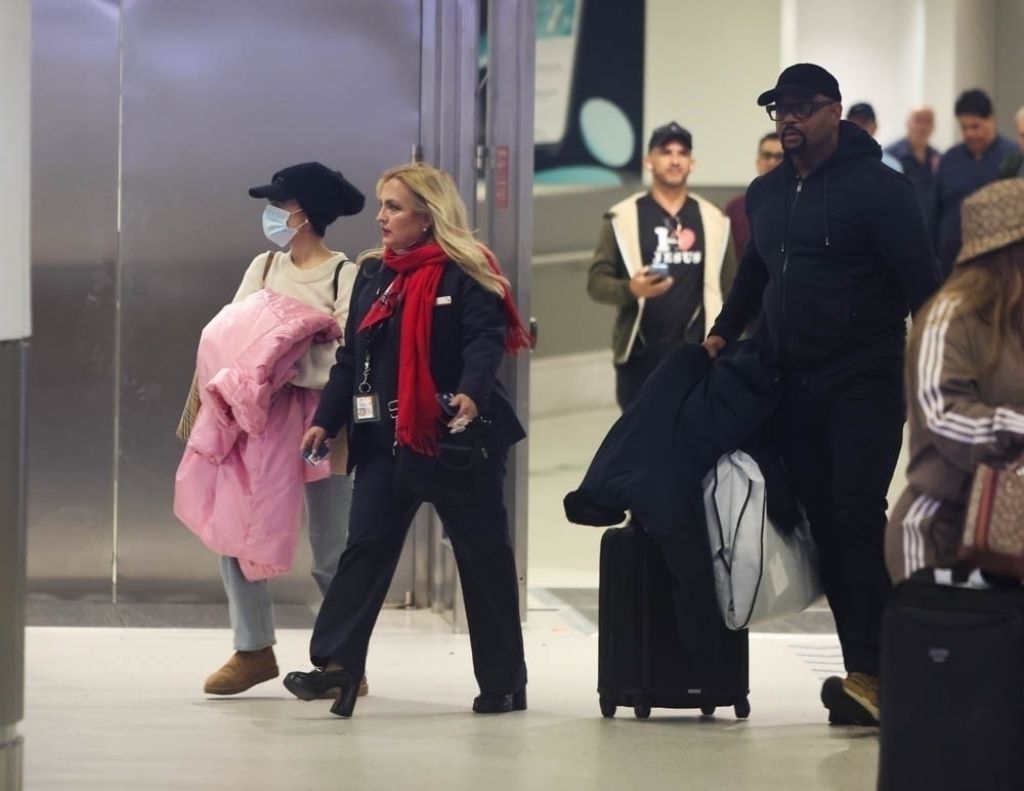 Ariana Grande Arrives in Miami Following Oscar Nomination 01.25.2025 (1024×791)