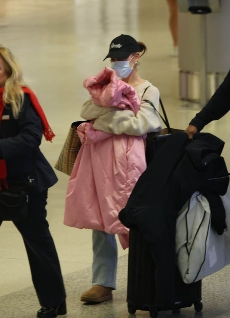 Ariana Grande Arrives in Miami Following Oscar Nomination 01.25.2025