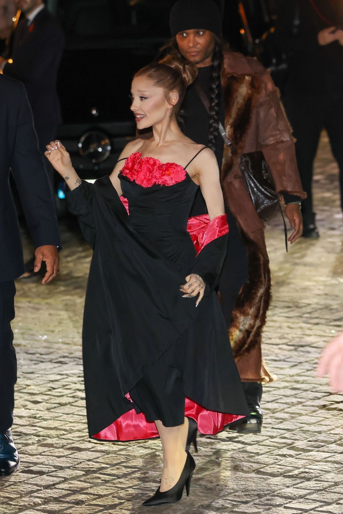 ARIANA GRANDE Arrives Paris Opera in Paris 11/07/2025