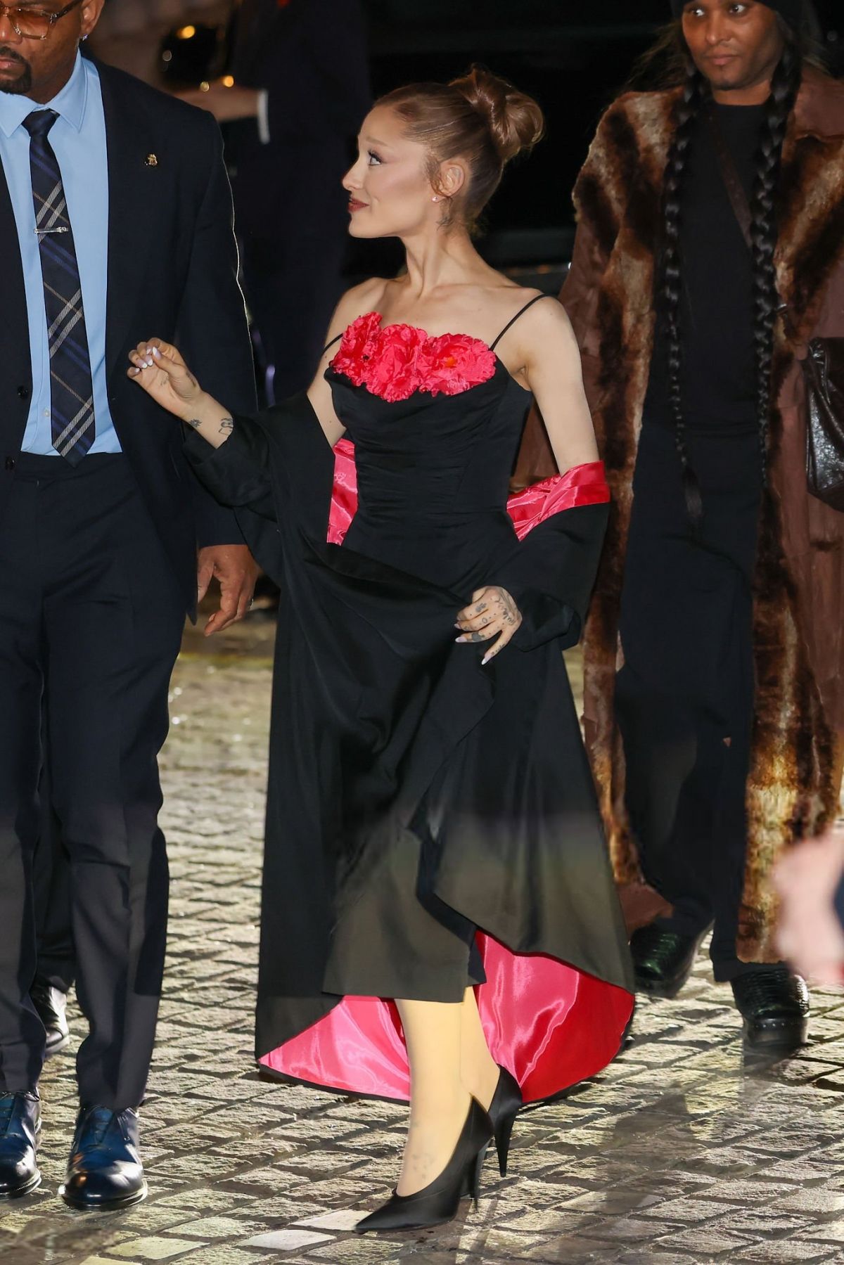 ARIANA GRANDE Arrives Paris Opera in Paris 11/07/2025 (1200×1799)