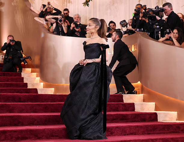 Ariana Grande at the 83rd Annual Golden Globes held at The Beverly Hilton on January 11, 2026 in Beverly Hills, California. — frame 140/147 (612×473)