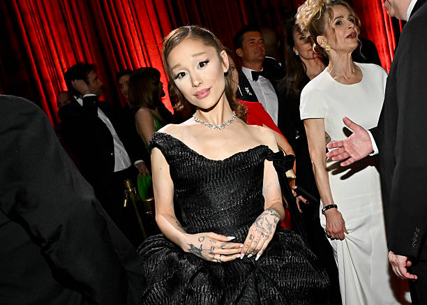 Ariana Grande at the 83rd Annual Golden Globes held at The Beverly Hilton on January 11, 2026 in Beverly Hills, California. — frame 112/147 (612×437)