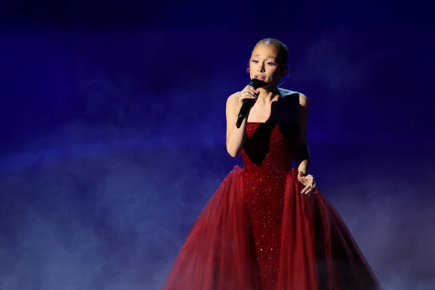 Ariana Grande at the 97th Oscars held at the Dolby Theatre on March 2, 2025 in Hollywood, California. — frame 18/93 (612×408)