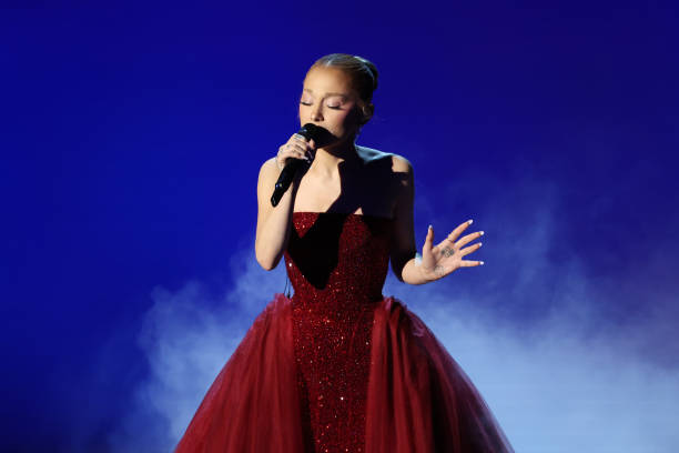 Ariana Grande at the 97th Oscars held at the Dolby Theatre on March 2, 2025 in Hollywood, California. — frame 52/93 (612×408)