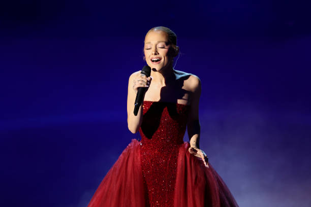 Ariana Grande at the 97th Oscars held at the Dolby Theatre on March 2, 2025 in Hollywood, California. — frame 24/93 (612×408)