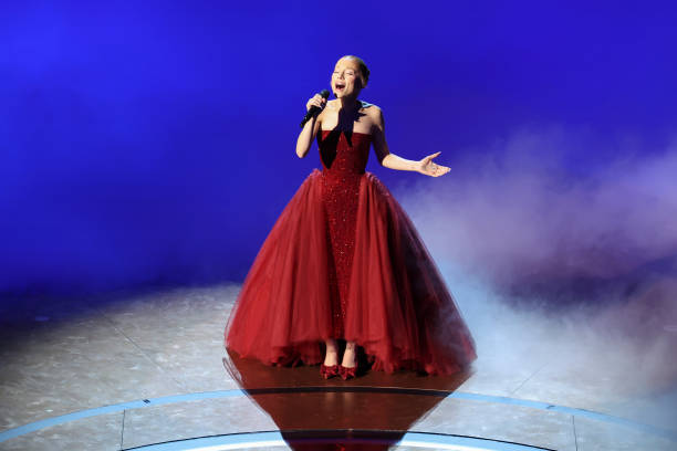 Ariana Grande at the 97th Oscars held at the Dolby Theatre on March 2, 2025 in Hollywood, California. — frame 23/93 (612×408)