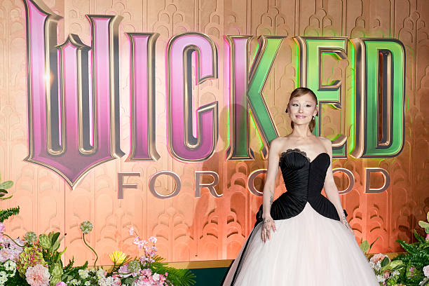 Ariana Grande at the "Wicked: For Good" New York Premiere held at Lincoln Center for the Performing Arts on November 17, 2025 in New York, New York. — frame 54/83 (612×408)