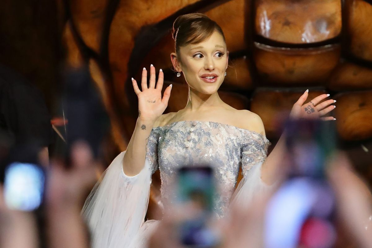 ARIANA GRANDE at Wicked: For Good Asia-Pacific Premiere in Singapore 11/13/2025