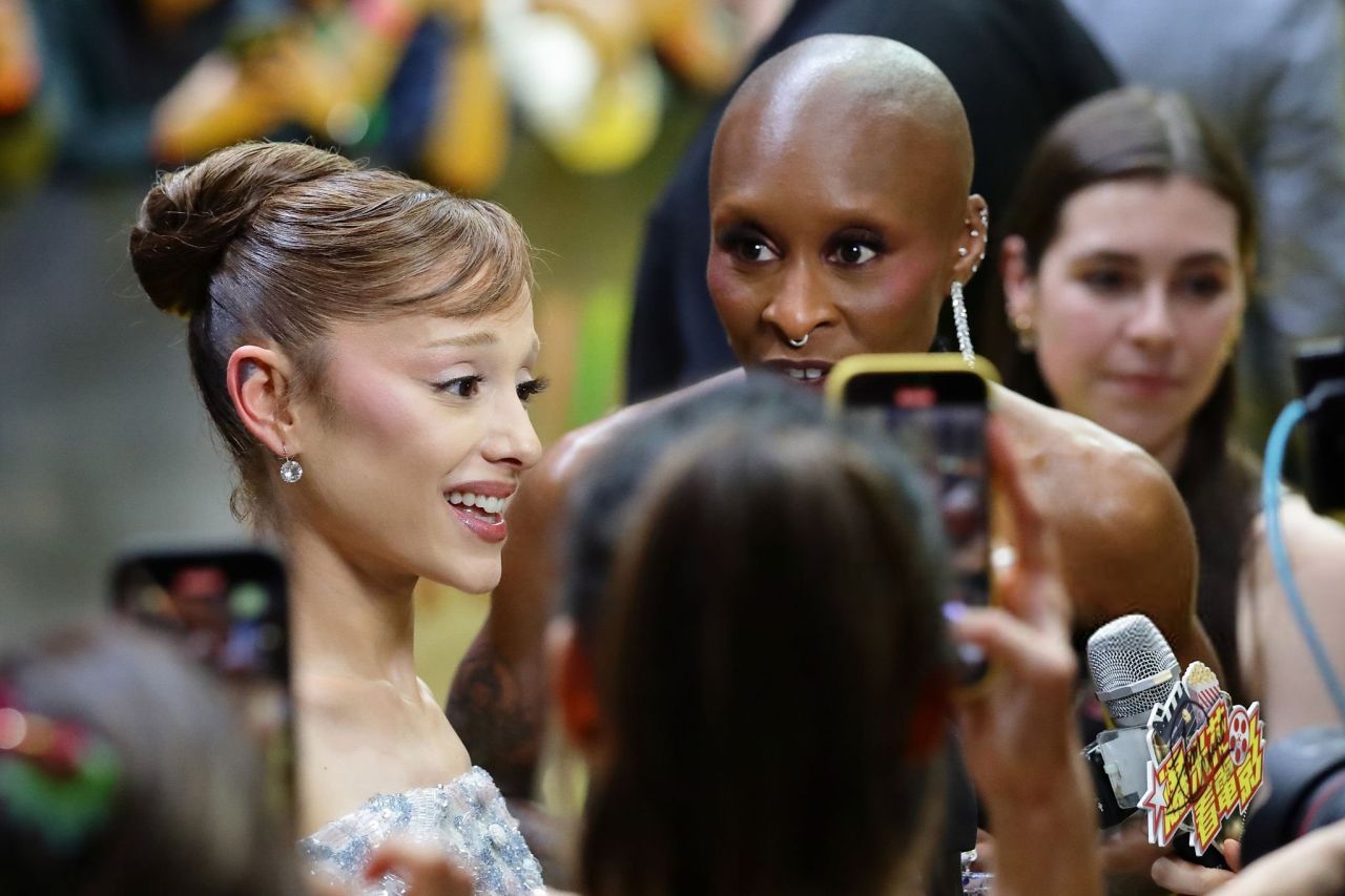Ariana Grande at Wicked: For Good Premiere in Singapore November 2025 (1280×853)