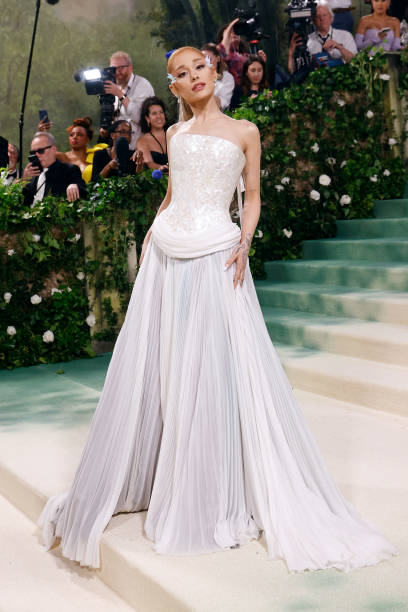 Ariana Grande attends the 2024 Costume Institute Benefit for "Sleeping Beauties: Reawakening Fashion" at The Metropolitan Museum of Art on May 06, 2024 in New York City. — frame 8/8 (408×612)