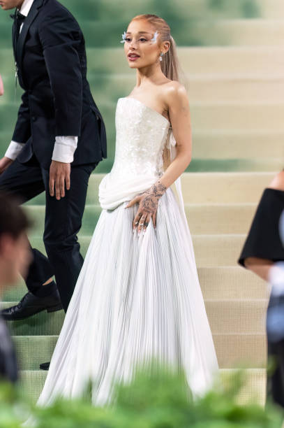 Ariana Grande attends the 2024 Met Gala Celebrating "Sleeping Beauties: Reawakening Fashion" at The Metropolitan Museum of Art on May 06, 2024 in New York City. — frame 23/93 (407×612)