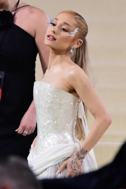 Ariana Grande attends The 2024 Met Gala Celebrating "Sleeping Beauties: Reawakening Fashion" on May 06, 2024 in New York City. — frame 12/93 (408×612)