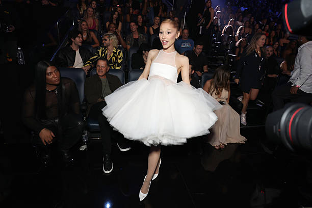 Ariana Grande attends the 2025 MTV Video Music Awards at UBS Arena on September 07, 2025 in Elmont, New York. — frame 77/78 (612×408)