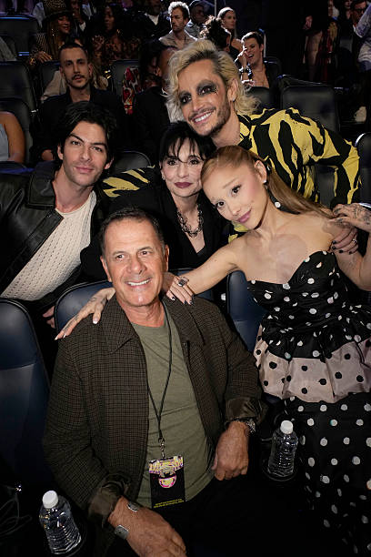 Ariana Grande attends the 2025 MTV Video Music Awards at UBS Arena on September 07, 2025 in Elmont, New York. — frame 53/78 (408×612)