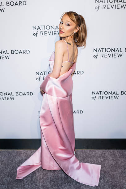 Ariana Grande attends the 2025 National Board Of Review Gala at Cipriani 42nd Street on January 07, 2025 in New York City. — frame 80/86 (408×612)