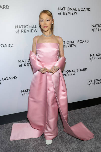 Ariana Grande attends the 2025 National Board of Review Gala at Cipriani 42nd Street on January 07, 2025 in New York City. — frame 18/86 (408×612)