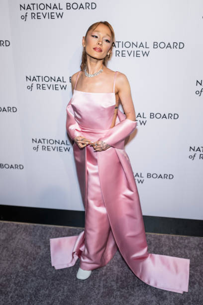 Ariana Grande attends the 2025 National Board Of Review Gala at Cipriani 42nd Street on January 07, 2025 in New York City. — frame 83/86 (408×612)