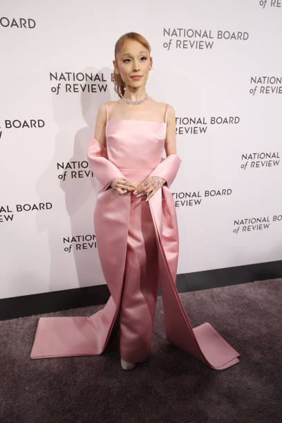 Ariana Grande attends the 2025 National Board of Review Gala at Cipriani 42nd Street on January 07, 2025 in New York City. — frame 62/86 (408×612)