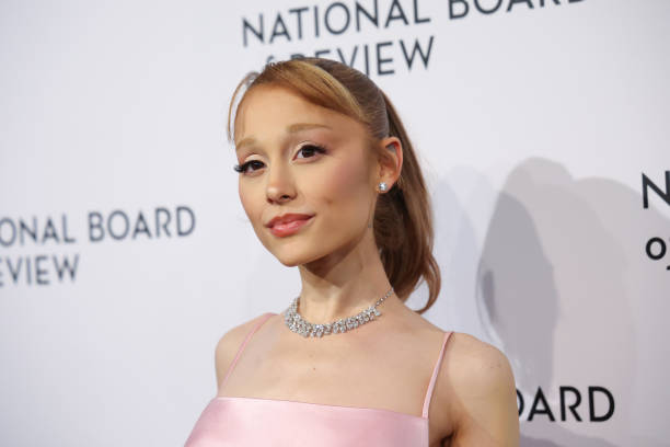 Ariana Grande attends the 2025 National Board of Review Gala at Cipriani 42nd Street on January 07, 2025 in New York City. — frame 30/86 (612×408)