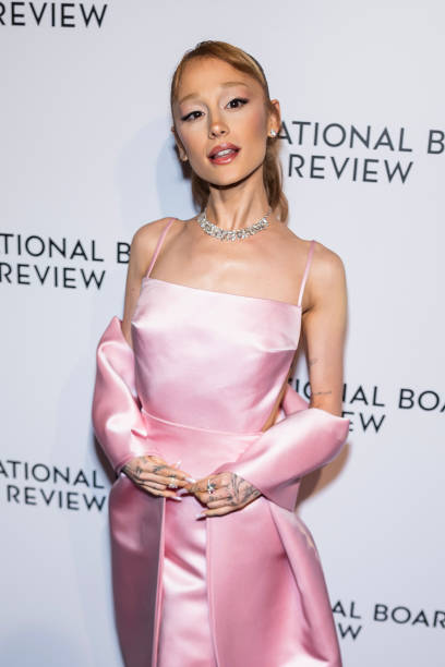 Ariana Grande attends the 2025 National Board Of Review Gala at Cipriani 42nd Street on January 07, 2025 in New York City. — frame 81/86 (408×612)