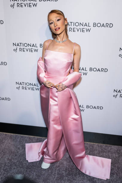 Ariana Grande attends the 2025 National Board Of Review Gala at Cipriani 42nd Street on January 07, 2025 in New York City. — frame 82/86 (408×612)