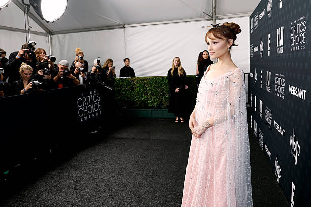 Ariana Grande attends the 31st Annual Critics Choice Awards at Barker Hangar on January 04, 2026 in Santa Monica, California. — frame 31/69 (612×408)