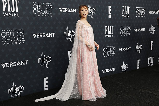 Ariana Grande attends the 31st Annual Critics Choice Awards at Barker Hangar on January 04, 2026 in Santa Monica, California. — frame 59/69 (612×408)