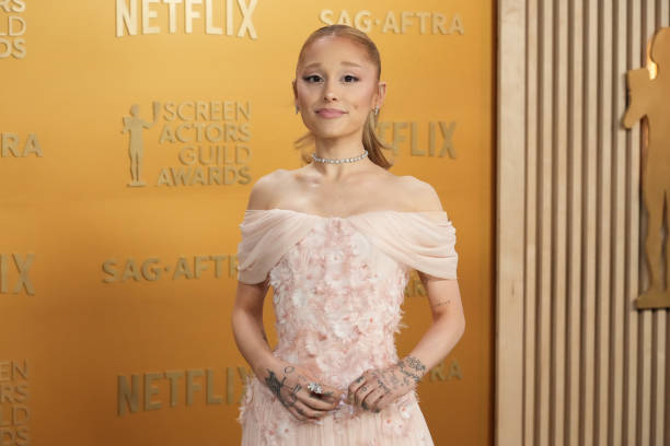 Ariana Grande attends the 31st Annual Screen Actors Guild Awards at Shrine Auditorium and Expo Hall on February 23, 2025 in Los Angeles, California. (612×408)