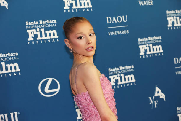 Ariana Grande attends the 40th Annual Santa Barbara International Film Festival: Virtuosos Award at The Arlington Theatre on February 09, 2025 in Santa Barbara, California. — frame 2/4 (612×408)