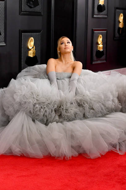 Ariana Grande attends the 62nd Annual GRAMMY Awards at Staples Center on January 26, 2020 in Los Angeles, California. — frame 88/110 (408×612)