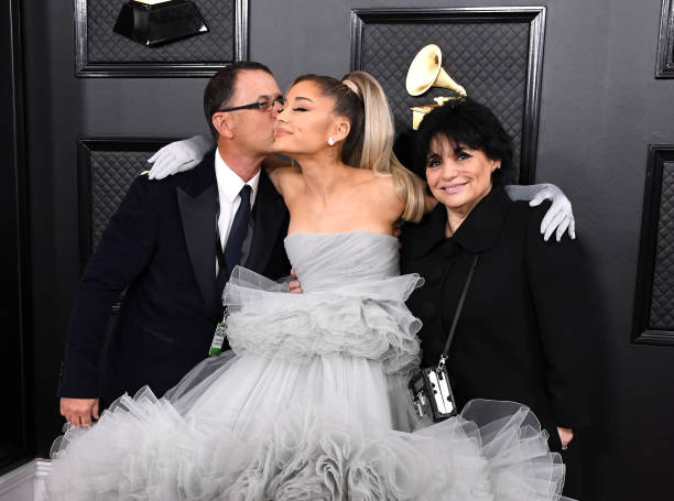 Ariana Grande attends the 62nd Annual GRAMMY Awards at Staples Center on January 26, 2020 in Los Angeles, California. — frame 72/110 (612×455)