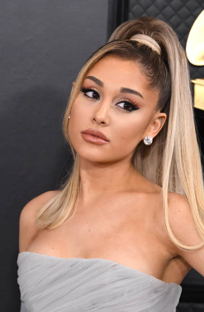 Ariana Grande attends the 62nd Annual GRAMMY Awards at Staples Center on January 26, 2020 in Los Angeles, California. — frame 61/110 (400×612)