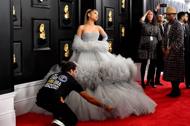 Ariana Grande attends the 62nd Annual GRAMMY Awards at STAPLES Center on January 26, 2020 in Los Angeles, California. — frame 86/110 (612×408)