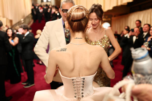 Ariana Grande attends the 97th Annual Oscars at Dolby Theatre on March 02, 2025 in Hollywood, California. (612×408)