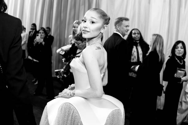 Ariana Grande attends the 97th annual Oscars at Ovation Hollywood on March 02, 2025 in Hollywood, California. (612×408)