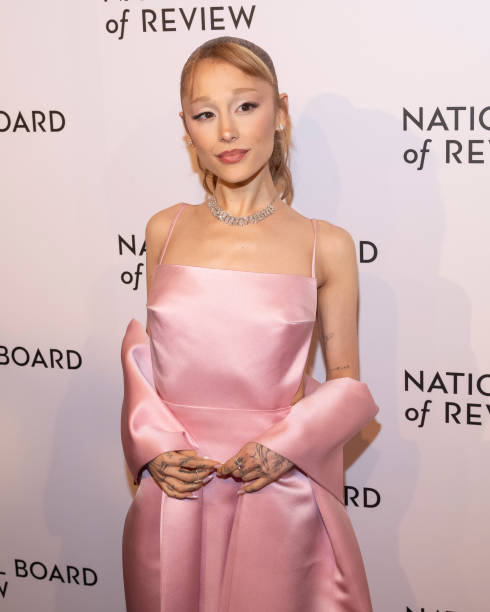 Ariana Grande attends The National Board of Review Annual Awards Gala at Cipriani 42nd Street on January 07, 2025 in New York City. — frame 19/32 (490×612)